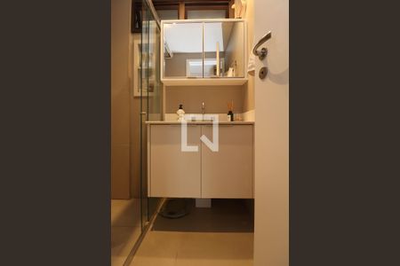 Banheiro da Suíte de apartamento para alugar com 2 quartos, 60m² em Vila Madalena, São Paulo