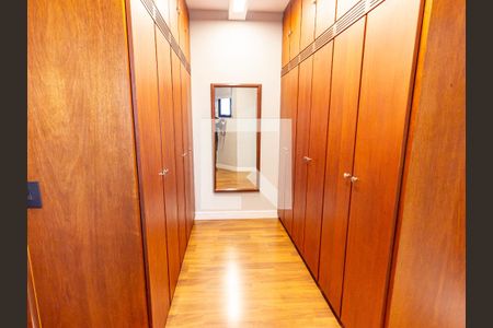 Apartamento à venda com 167m², 3 quartos e 2 vagasSuíte - Closet
