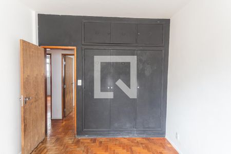 Apartamento para alugar com 94m², 3 quartos e 1 vaga Apartamento para alugar com 94m², 3 quartos e 1 vagaArmário do Quarto 2