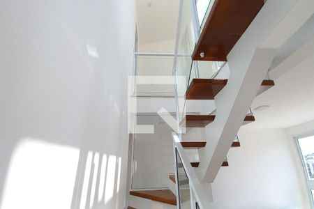 Apartamento para alugar com 220m², 3 quartos e 4 vagasEscada 