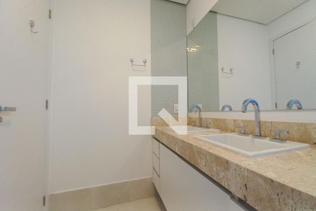 Apartamento para alugar com 220m², 3 quartos e 4 vagasBanheiro da Suíte