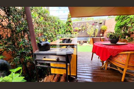 Casa de condomínio à venda com 100m², 2 quartos e 2 vagas Casa de condomínio à venda com 100m², 2 quartos e 2 vagasVaranda gourmet