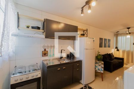 Sala e Cozinha de apartamento para alugar com 1 quarto, 31m² em Itaquera, São Paulo