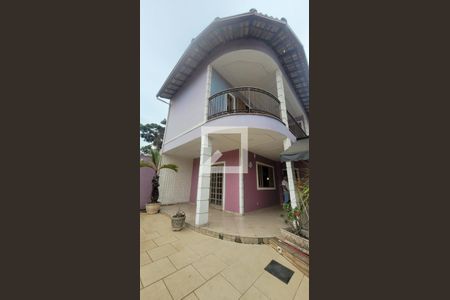 Casa para alugar com 126m², 2 quartos e 2 vagasFachada