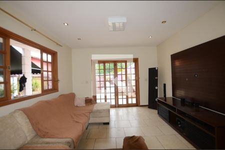 Sala de casa para alugar com 2 quartos, 126m² em Vila Valqueire, Rio de Janeiro