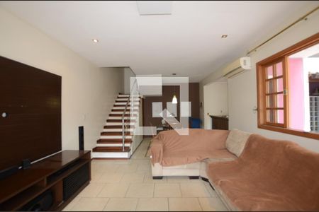 Sala de casa para alugar com 2 quartos, 126m² em Vila Valqueire, Rio de Janeiro