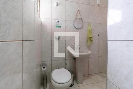 Casa para alugar com 240m², 3 quartos e 2 vagas Casa para alugar com 240m², 3 quartos e 2 vagasTerraço - Banheiro social