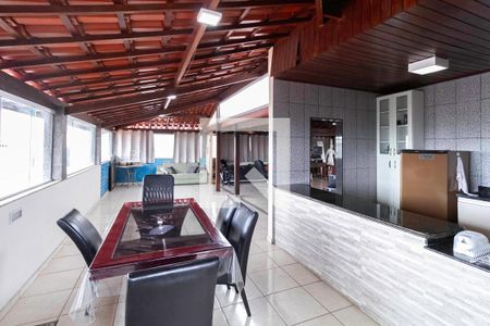 Casa para alugar com 240m², 3 quartos e 2 vagas Casa para alugar com 240m², 3 quartos e 2 vagasTerraço