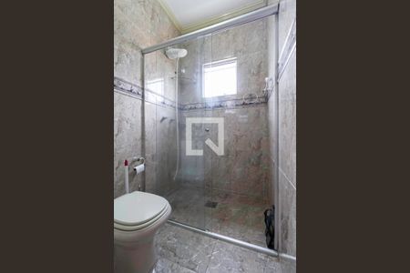 Casa para alugar com 240m², 3 quartos e 2 vagas Casa para alugar com 240m², 3 quartos e 2 vagasBanheiro da suíte