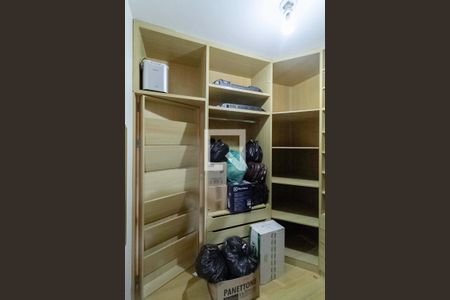 Casa para alugar com 240m², 3 quartos e 2 vagas Casa para alugar com 240m², 3 quartos e 2 vagasCloset da suíte