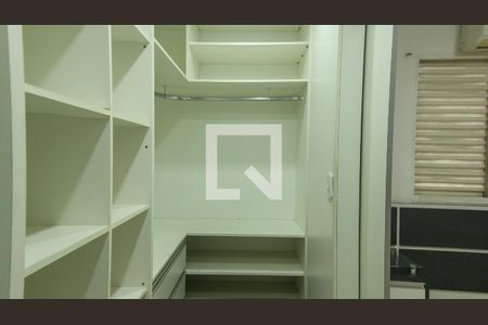 Casa à venda com 90m², 2 quartos e 2 vagas Casa à venda com 90m², 2 quartos e 2 vagasCloset