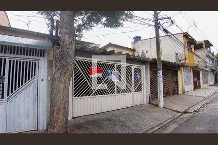 Casa à venda com 90m², 2 quartos e 2 vagas Casa à venda com 90m², 2 quartos e 2 vagasFachada