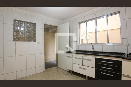 Casa à venda com 90m², 2 quartos e 2 vagas Casa à venda com 90m², 2 quartos e 2 vagasCozinha