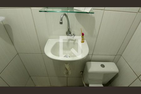 Casa à venda com 90m², 2 quartos e 2 vagas Casa à venda com 90m², 2 quartos e 2 vagasBanheiro