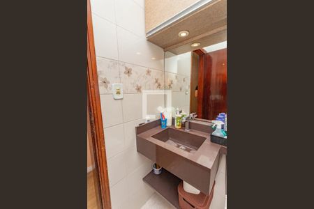 Casa à venda com 250m², 3 quartos e 2 vagasBanheiro 1