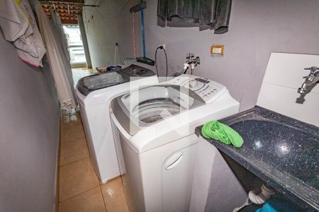 Casa à venda com 250m², 3 quartos e 2 vagasÁrea de serviço