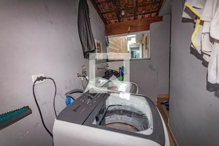 Casa à venda com 250m², 3 quartos e 2 vagasÁrea de serviço