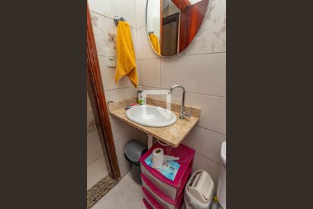 Casa à venda com 250m², 3 quartos e 2 vagasBanheiro 2