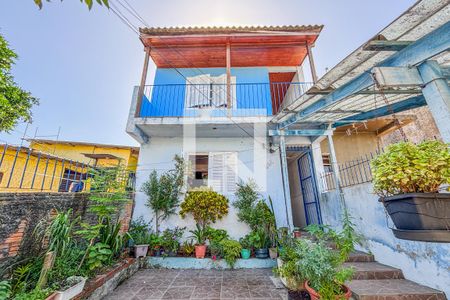 Casa à venda com 130m², 3 quartos e 1 vaga Casa à venda com 130m², 3 quartos e 1 vagaFachada