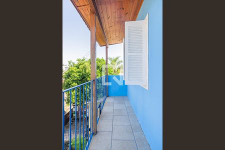 Casa à venda com 130m², 3 quartos e 1 vaga Casa à venda com 130m², 3 quartos e 1 vagaVaranda