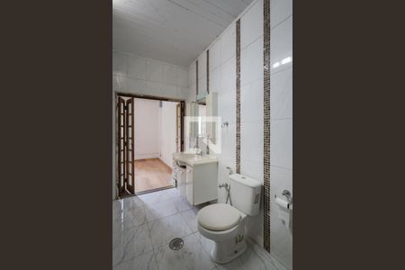 Casa à venda com 122m², 2 quartos e 2 vagasBanheiro da Suíte 1