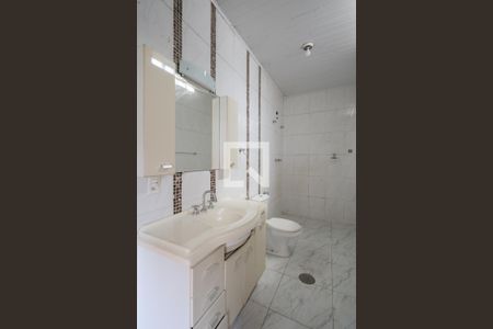 Casa à venda com 122m², 2 quartos e 2 vagasBanheiro da Suíte 1