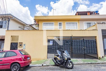 Casa para alugar com 170m², 2 quartos e 3 vagas Casa para alugar com 170m², 2 quartos e 3 vagasFachada