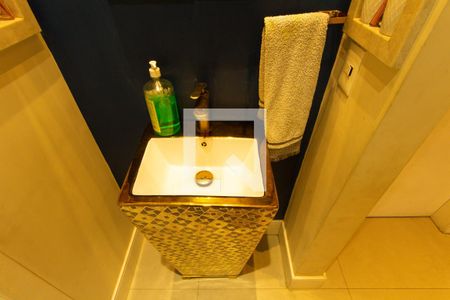 Lavabo de casa para alugar com 3 quartos, 138m² em Vila Ema, São Paulo