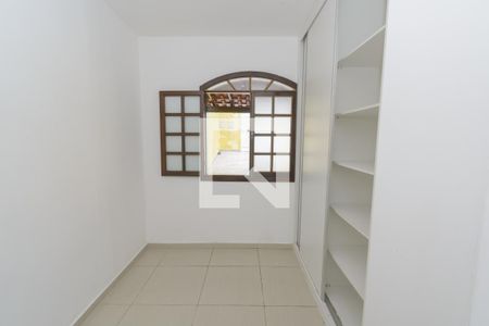 Quarto 1 de casa para alugar com 3 quartos, 160m² em Monte Castelo, Contagem