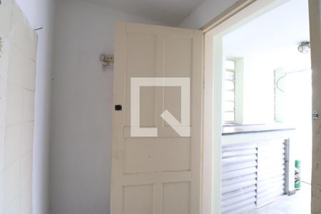 Casa à venda com 216m², 2 quartos e 2 vagasÁrea de Serviço \ Banheiro de Serviço