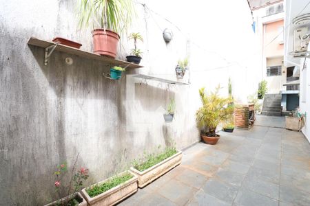 Casa à venda com 216m², 2 quartos e 2 vagasQuintal