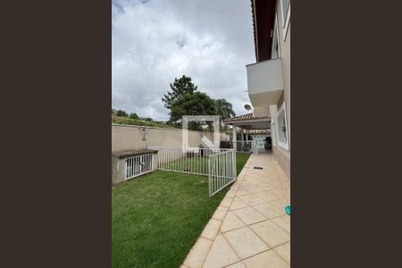 Casa de condomínio para alugar com 350m², 3 quartos e 6 vagasCorredor