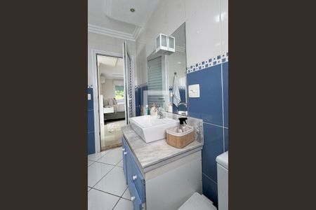 Banheiro da Suíte 1 de casa de condomínio para alugar com 3 quartos, 350m² em Jardim Julio, Barueri