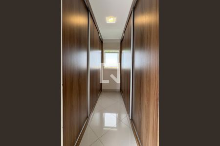 Casa de condomínio para alugar com 350m², 3 quartos e 6 vagasCloset da suíte 1