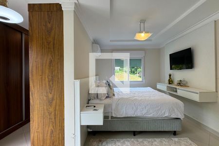 Casa de condomínio para alugar com 350m², 3 quartos e 6 vagasSuíte 1