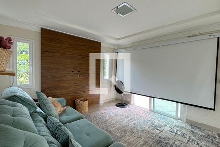 Casa de condomínio para alugar com 350m², 3 quartos e 6 vagasSala de TV