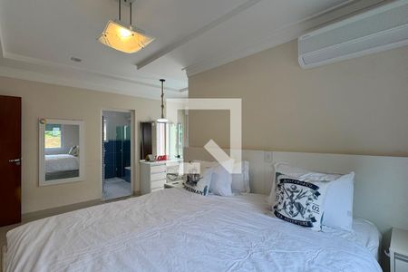 Casa de condomínio para alugar com 350m², 3 quartos e 6 vagasSuíte 1