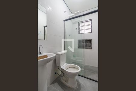 Banheiro de apartamento para alugar com 1 quarto, 60m² em Jardim Maria Helena, Barueri