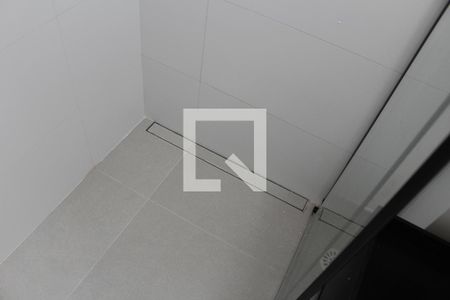 Banheiro de kitnet/studio para alugar com 1 quarto, 22m² em Vila Buarque, São Paulo