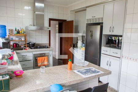 Casa de condomínio à venda com 480m², 3 quartos e 1 vagaCozinha 