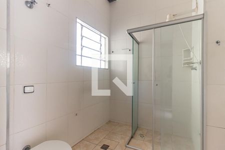 Banheiro de kitnet/studio para alugar com 1 quarto, 48m² em Santa Ifigênia, São Paulo