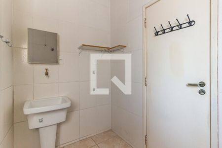 Banheiro de kitnet/studio para alugar com 1 quarto, 48m² em Santa Ifigênia, São Paulo