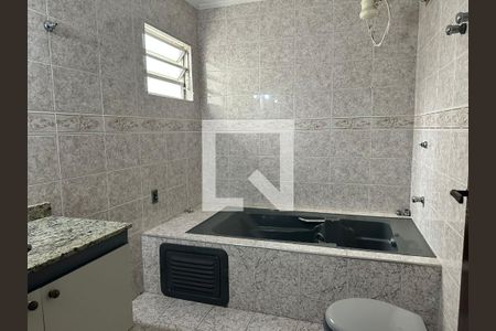 Casa à venda com 190m², 3 quartos e 2 vagasBanheiro