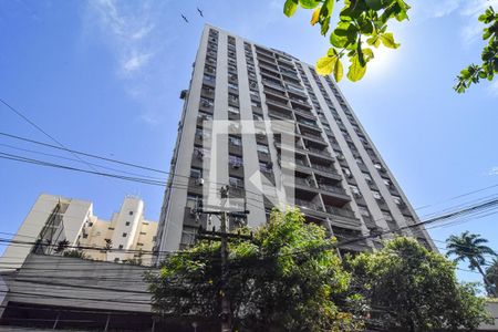 Apartamento à venda com 166m², 4 quartos e 1 vaga Apartamento à venda com 166m², 4 quartos e 1 vagaFachada