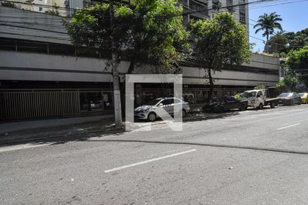 Apartamento à venda com 166m², 4 quartos e 1 vaga Apartamento à venda com 166m², 4 quartos e 1 vagaEntrada