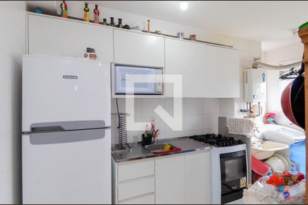 Apartamento à venda com 44m², 2 quartos e 1 vaga Apartamento à venda com 44m², 2 quartos e 1 vagaCozinha e Área de Serviço
