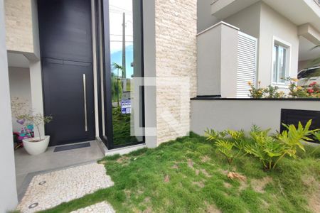 Casa de condomínio à venda com 290m², 3 quartos e 4 vagasPlaca