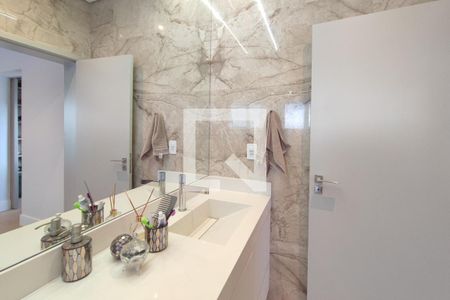 Casa de condomínio à venda com 290m², 3 quartos e 4 vagasBanheiro Suíte 2