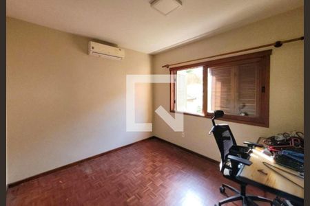 Casa à venda com 358m², 5 quartos e 2 vagasEscritório