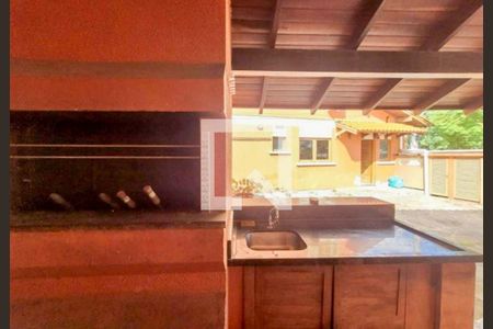 Casa à venda com 358m², 5 quartos e 2 vagasChurrasqueira